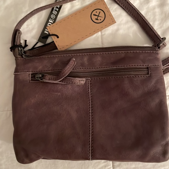 NWT Hide and Stitches Taupe Leather Purse/Crossbody. - Picture 2 of 7